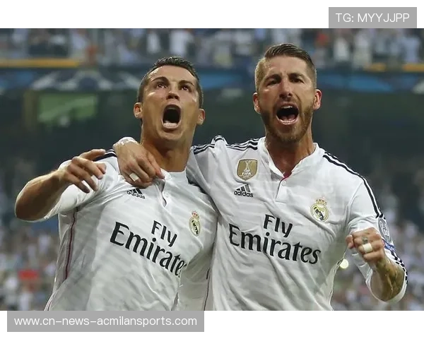 C罗与本泽马赛场深情拥抱 皇马传奇同框重温经典瞬间 C罗与本泽马赛场深情拥抱 皇马传奇同框重温经典瞬间