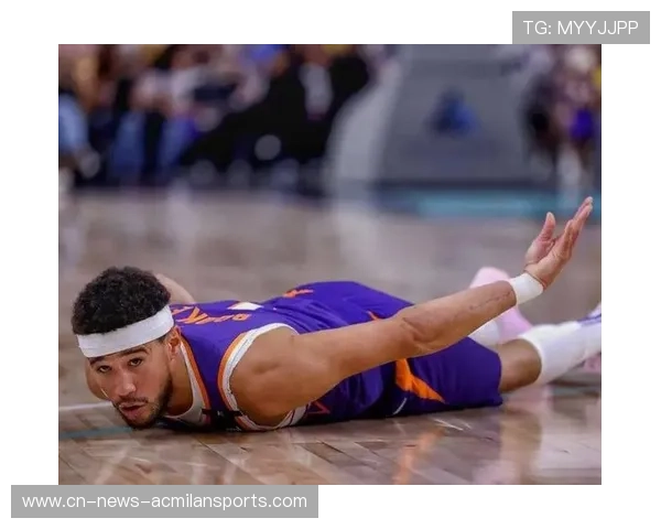 布克连续突破得手,凤凰城收下胜利