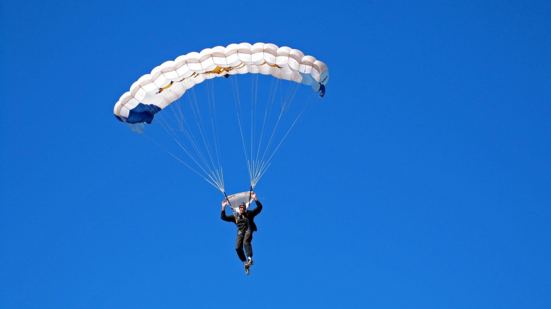 中国香港选手横扫赛场，打破个人纪录，香港队员夺冠